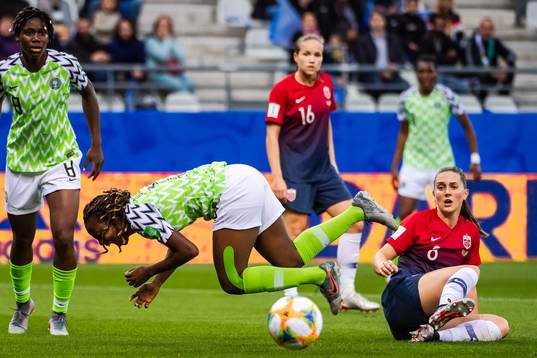 Ngozi Okobi-Okeoghene of Nigeria and Vilde Bøe Risa of