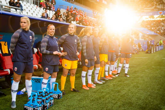 Elise Hove Thorsnes, Therese Sessy Åsland, goalkeeper Oda