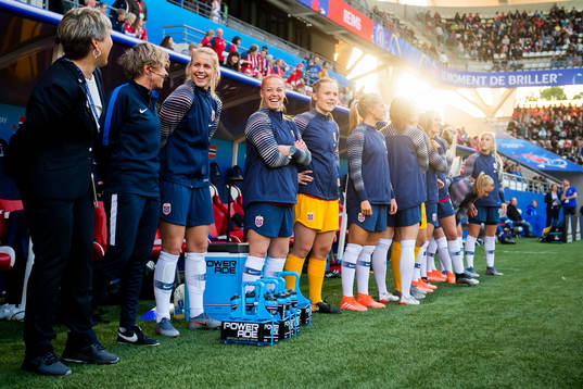 Elise Hove Thorsnes, Therese Sessy Åsland, goalkeeper Oda