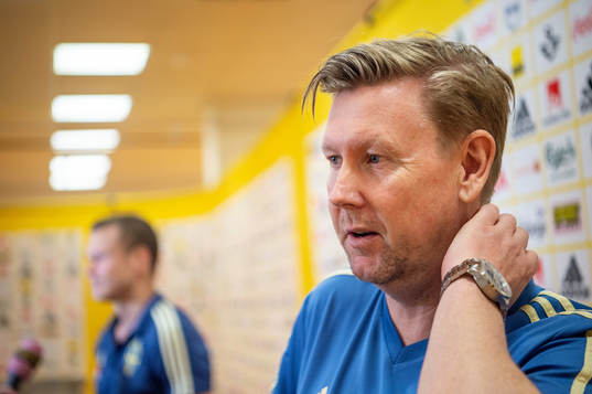 assistant coach Peter Wettergren of the Swedish national