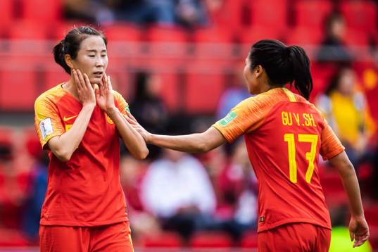 Li Yang of China looks dejected