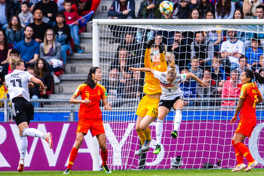 3 Kathrin Hendrich of Germany against Yuping Lin and