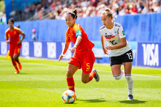 Haiyan Wu of China son Giulia Gwinn of Germany