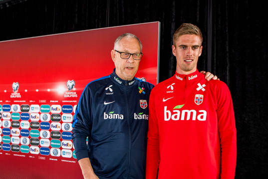 Lars Lagerbäck, head coach of Norway, and Markus Henriksen