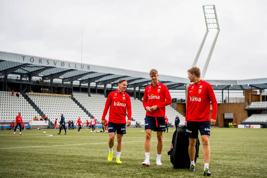 Stefan Johansen, Kristoffer Ajer and Sigurd Rosted of Norway