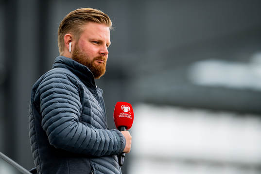 Marius Skjelbæk, commentator of TV 2, looks
