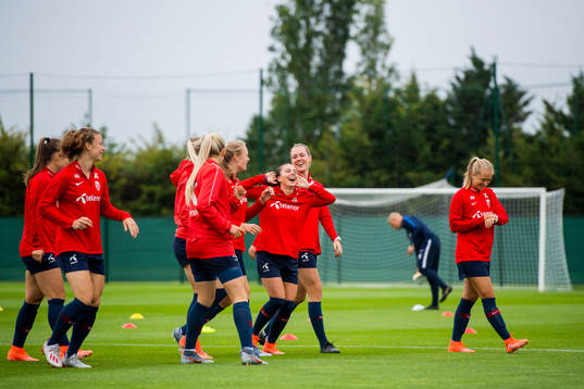 Emilie Bosshard Haavi, Synne Skinnes Hansen, Frida