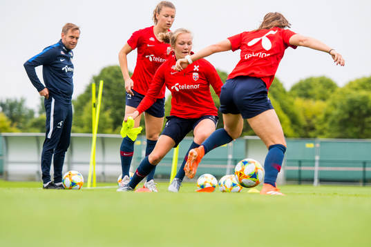 Bläddra bland fler bilder av Football, FIFA Women's World Cup, Day 3, Norway, Press Event and Training