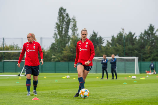 Elise Hove Thorsnes and Stine Hovland of Norway
