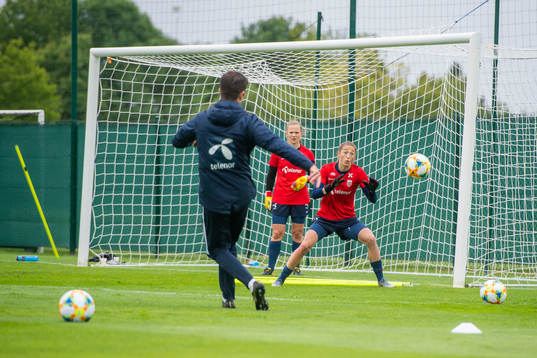 Terje Skeie, head of media of Norway, goalkeeper Oda Maria