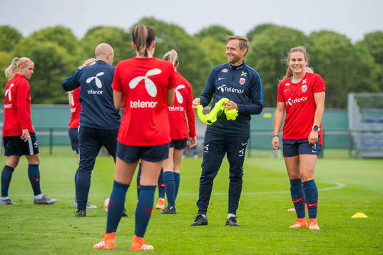 Martin Sjögren, head coach of Norway, and Emilie Bosshard