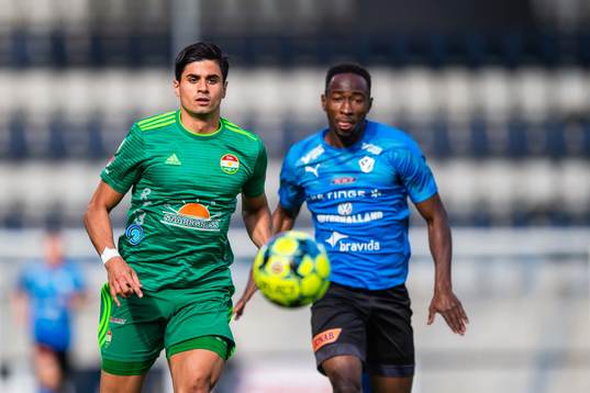 Dalkurds Dillan Ismail och Halmstads Sadat Karim