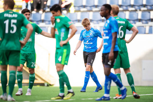 Halmstads Erik Ahlstrand deppar