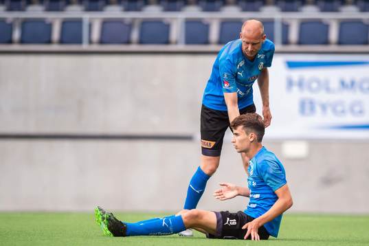 Halmstads Rasmus Wiedsheim-Paul och Andreas Johansson deppar