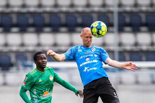 Dalkurds Frank Arhin och Halmstads Andreas Johansson