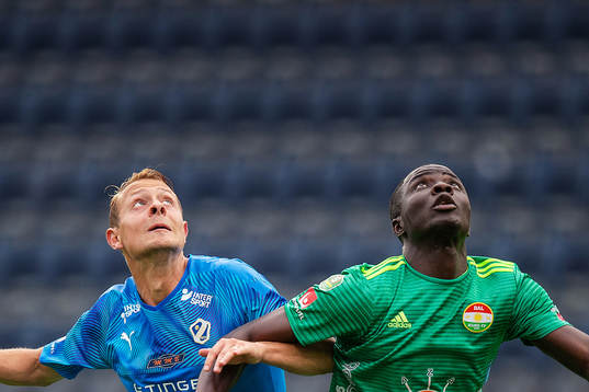 Halmstads Joel Allansson och Dalkurds Kerfala Cissoko