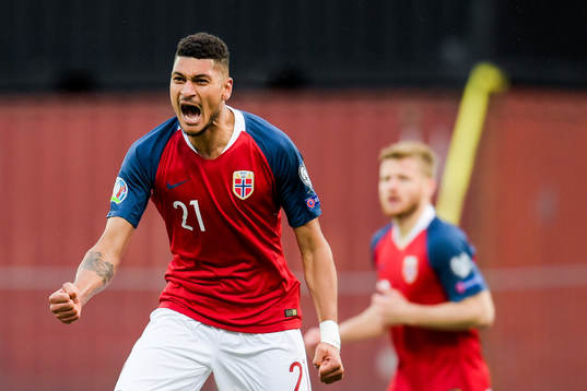Bläddra bland fler bilder av Football, UEFA Euro Qualifier, Faroe Islands - Norway