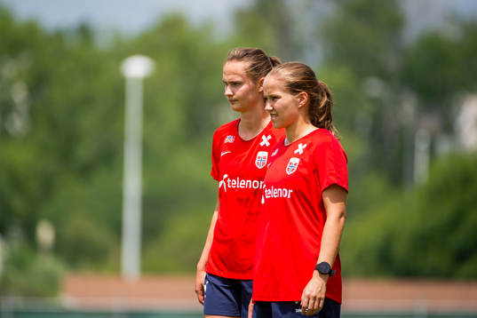Caroline Graham Hansen and Guro Reiten of Norway