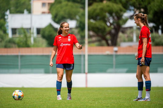 Caroline Graham Hansen and Guro Reiten of Norway