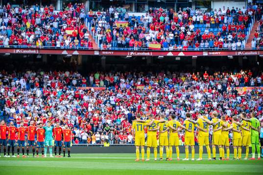 Players of Sweden and of Spain