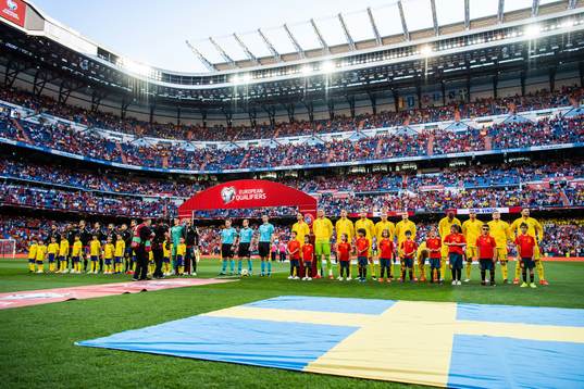 Players of Spain and of Sweden