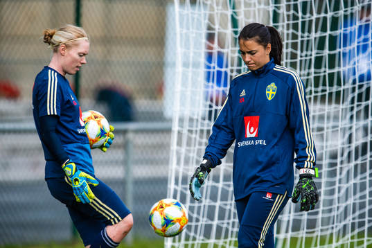 Goalkeepers Hedvig Lindahl and Zecira Musovic of Swedish