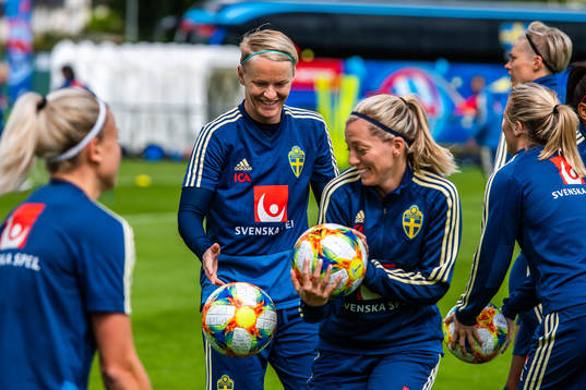 Nilla Fischer and Linda Sembrant of Swedish national women