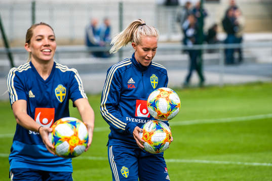 Elin Rubensson and Julia Roddar of Swedish national women