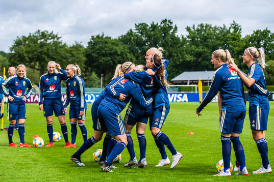 Linda Sembrant , Kosovare Asllani and Caroline Seger of