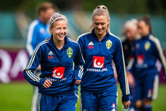 Hanna Glas and Fridolina Rolfö of Swedish national women
