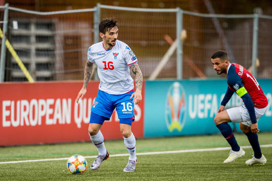 Rene Joensen of Faroe Islands and Haitam Aleesami of Norway