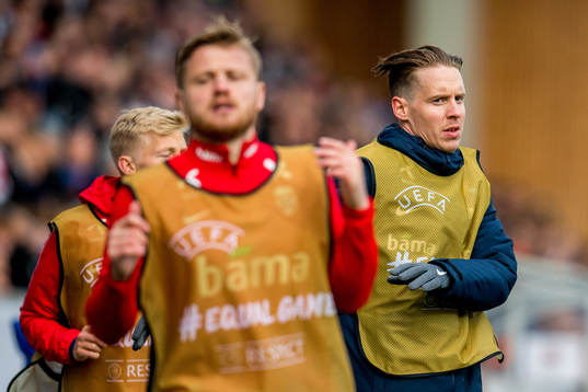 Stefan Johansen of Norway warms up