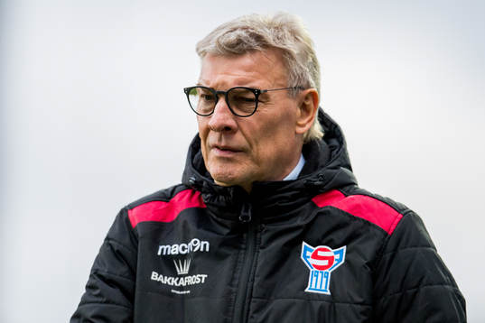 Lars Olsen, head coach of Faroe Islands, at half time