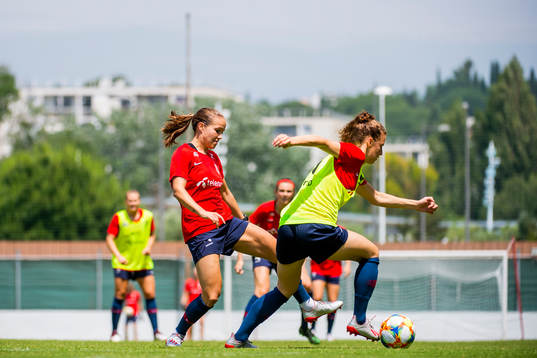 Guro Reiten and Synne Skinnes Hansen of Norway