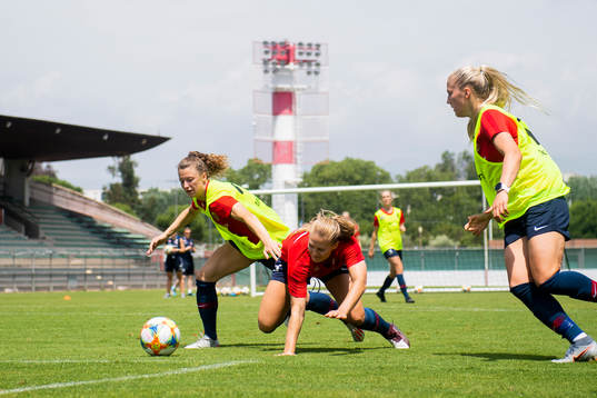 Synne Skinnes Hansen and Lisa-Marie Karlseng Utland of