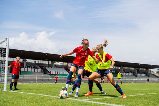 Caroline Graham Hansen and Amalie Vevle Eikeland of Norway