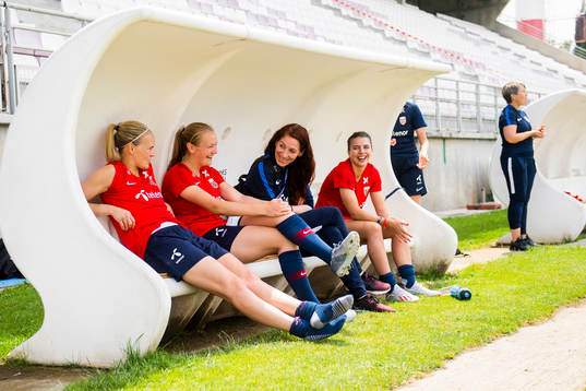 Goalkeeper Ingrid Hjelmseth, Frida Leonhardsen Maanum, Lise