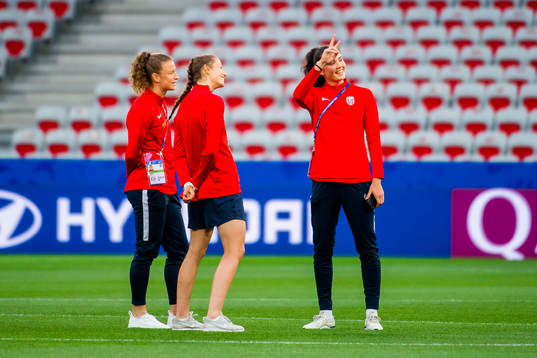 Synne Skinnes Hansen, goalkeeper Cecilie Hauståker
