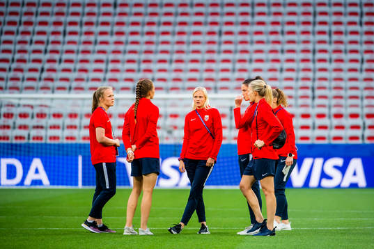 Goalkeeper Oda Maria Hove Bogstad, goalkeeper Cecilie
