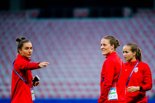 Vilde Bøe Risa, Isabell Lehn Herlovsen and Guro Reiten of