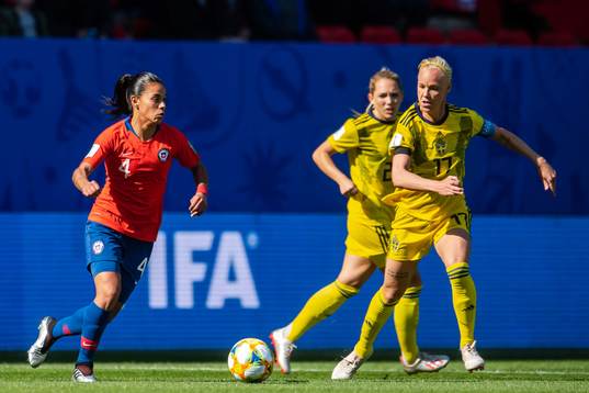 Francisca Alejandra Lara Lara of Chile and Caroline Seger