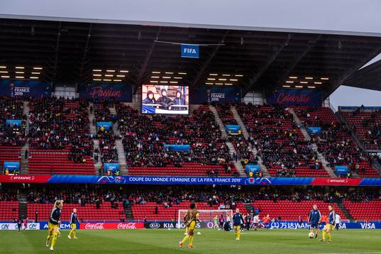 Players of Sweden warm up