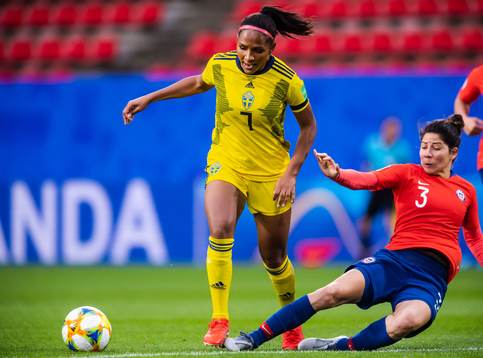 Madelen Janogy of Sweden and Carla Valentina Guerrero