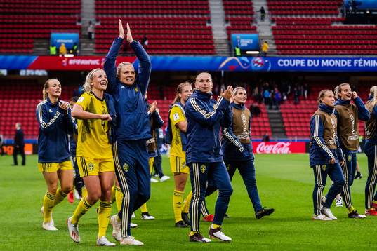 Hanna Glas and Fridolina Rolfö of Sweden celebrate