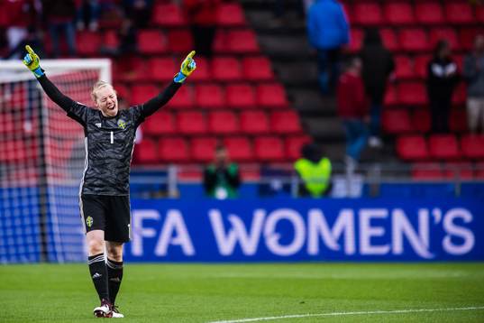 goalkeeper Hedvig Lindahl of Sweden celebrates