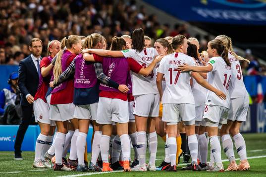 Players of Norway celebrate