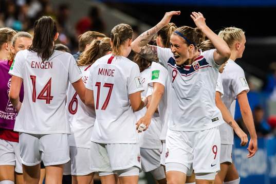 Isabell Lehn Herlovsen of Norway celebrate with teammates