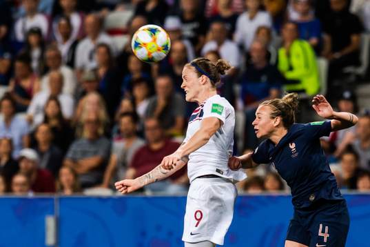 Isabell Lehn Herlovsen of Norway and Marion Torrent of