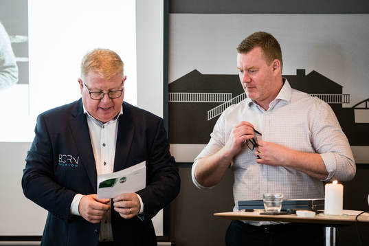Björn Elvenesjuryns representanter Arne Nilsson och Stefan