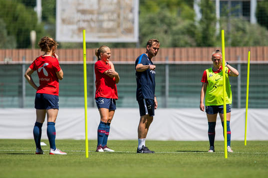 Synne Skinnes Hansen, Lisa-Marie Karlseng Utland, Martin